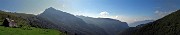 26 Panoramica alla Baita Baciamorti con Venturosa e Valle Asinina
